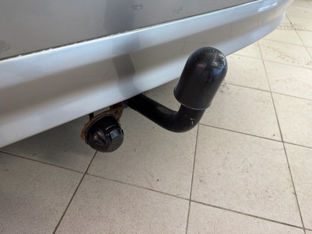 Volvo V70 2008 Harmaa