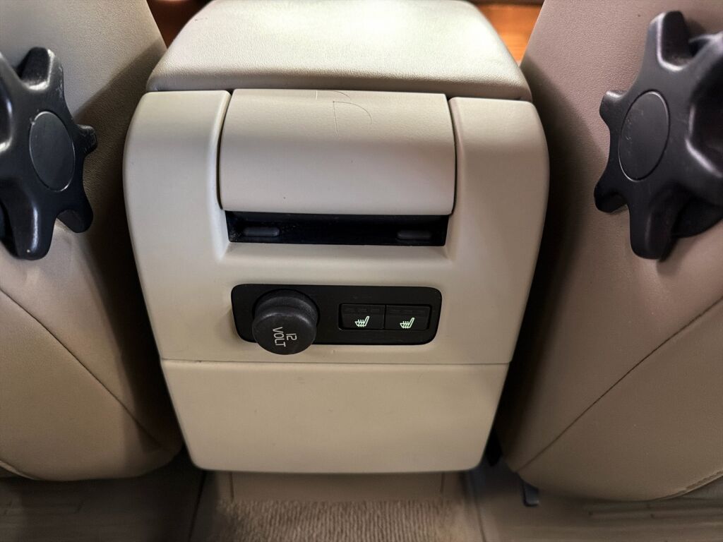 Volvo V70 2008 Harmaa