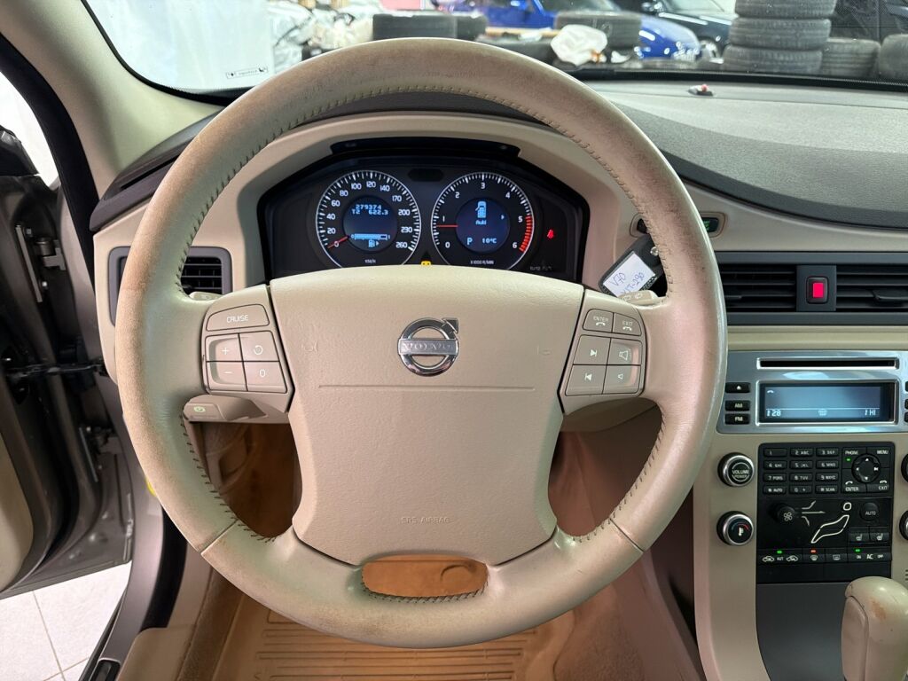 Volvo V70 2008 Harmaa