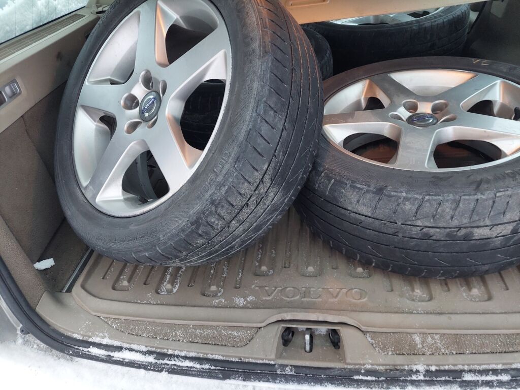 Volvo V70 2008 Harmaa