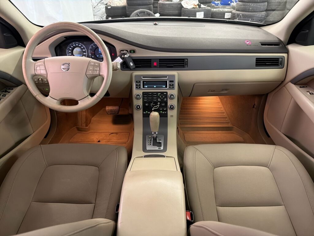 Volvo V70 2008 Harmaa
