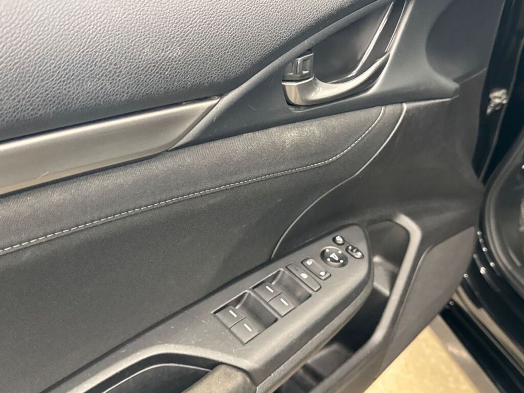 Honda Civic 2018 Musta