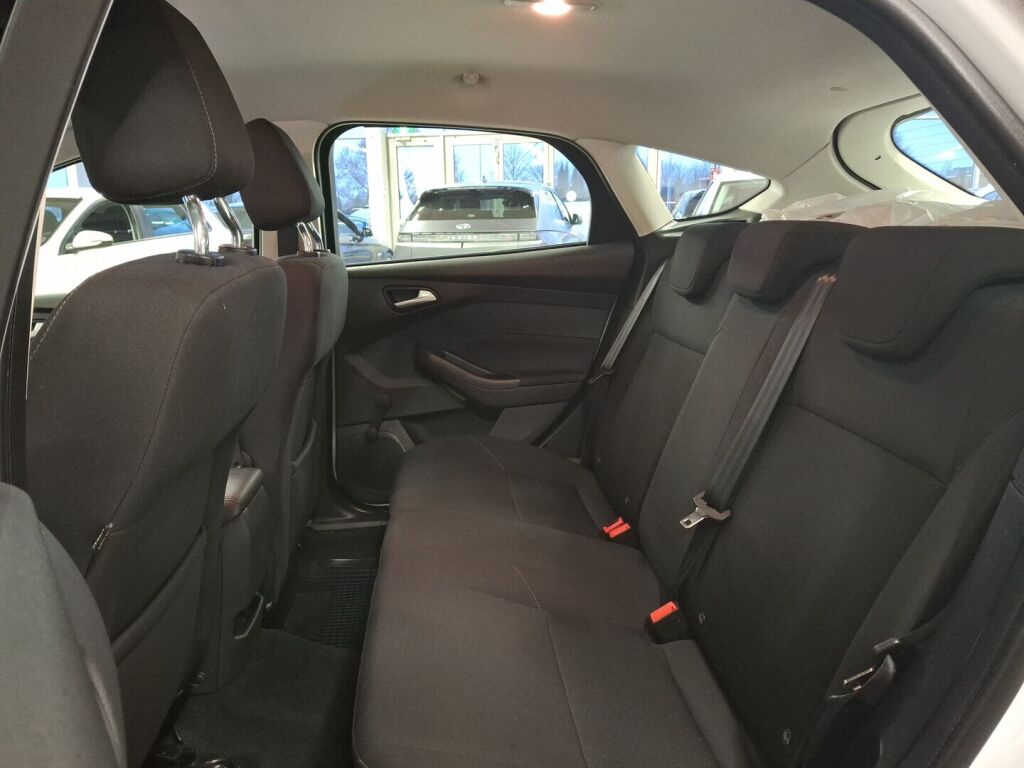Ford Focus 2018 Valkoinen