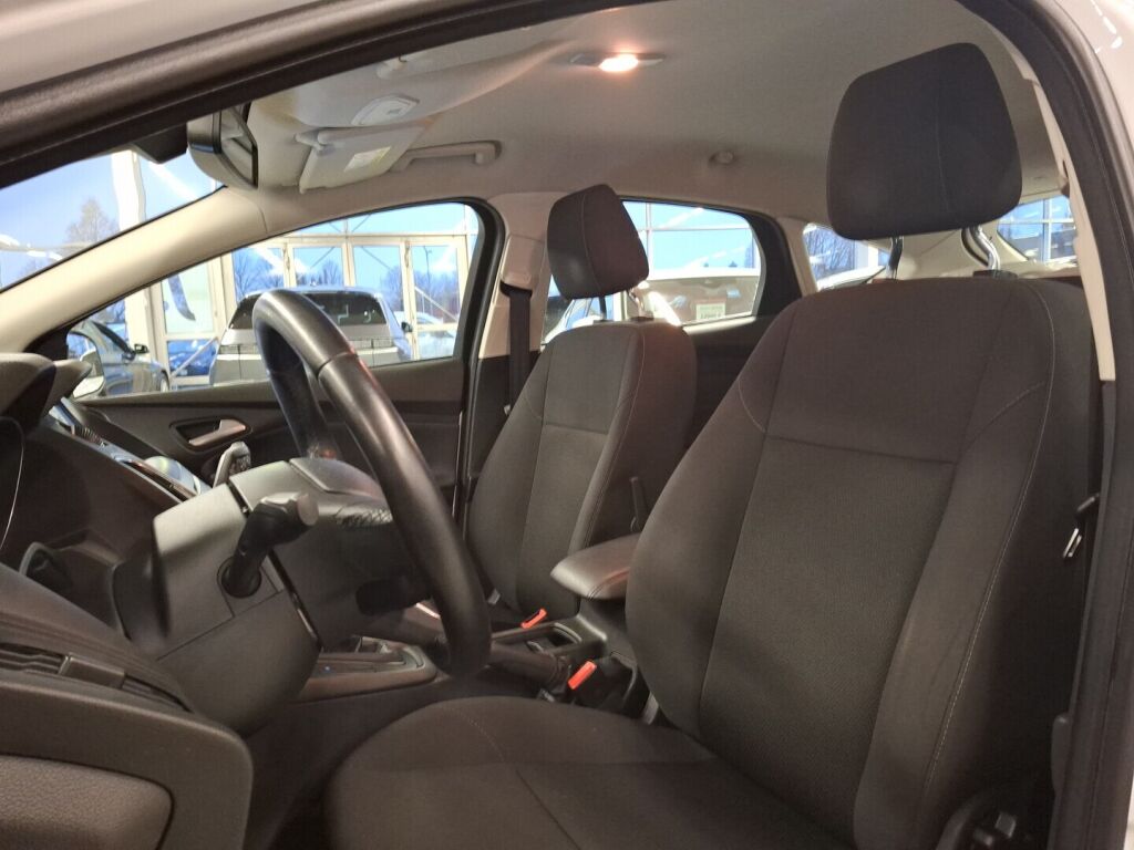 Ford Focus 2018 Valkoinen