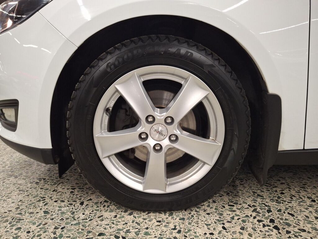 Ford Focus 2018 Valkoinen