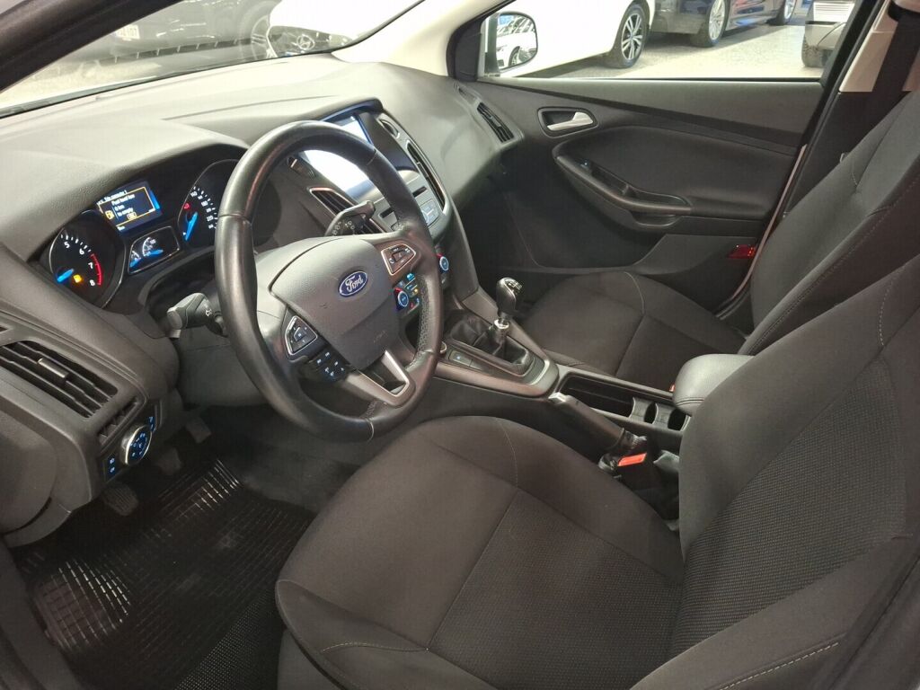 Ford Focus 2018 Valkoinen