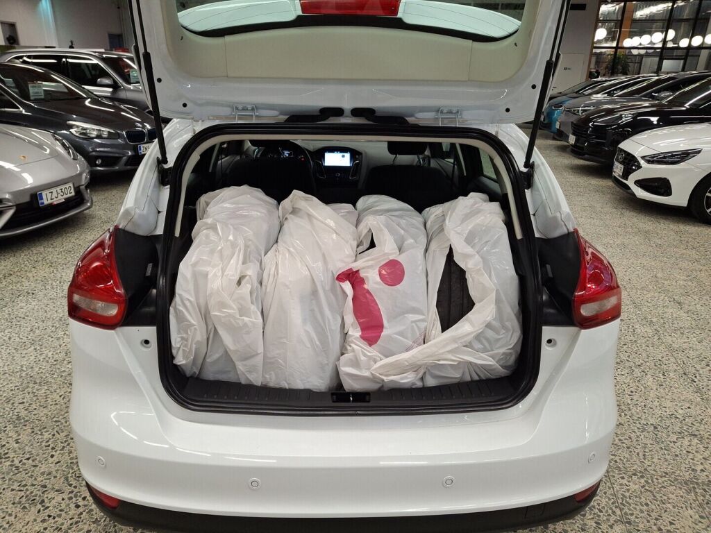 Ford Focus 2018 Valkoinen