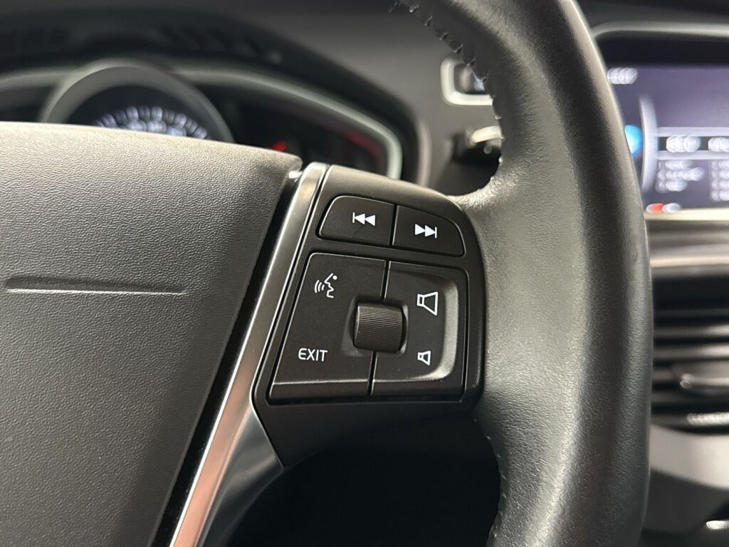 Volvo V40 2018 Ruskea (beige)