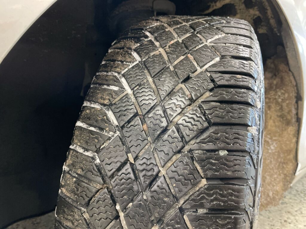 Volvo V40 2018 Ruskea (beige)