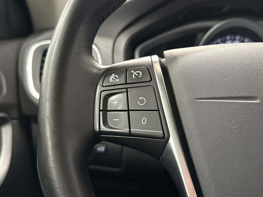 Volvo V40 2018 Ruskea (beige)