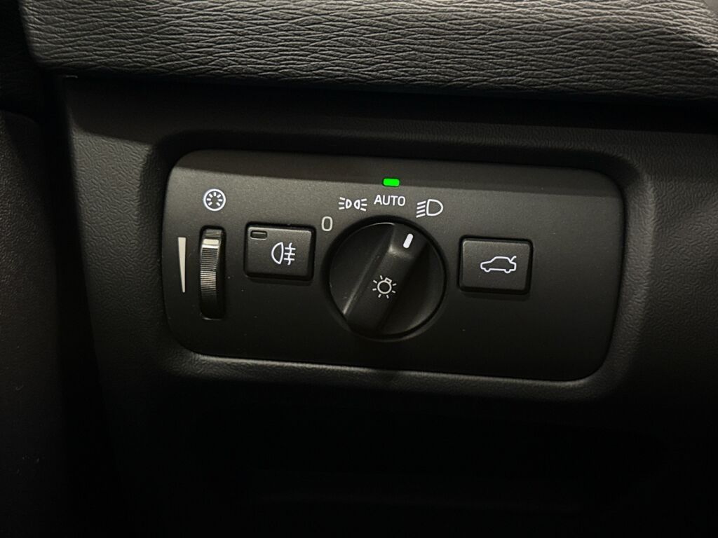 Volvo V40 2018 Ruskea (beige)