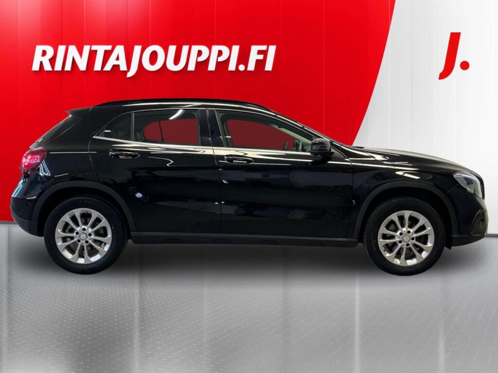 Mercedes-Benz GLA 2018 Musta