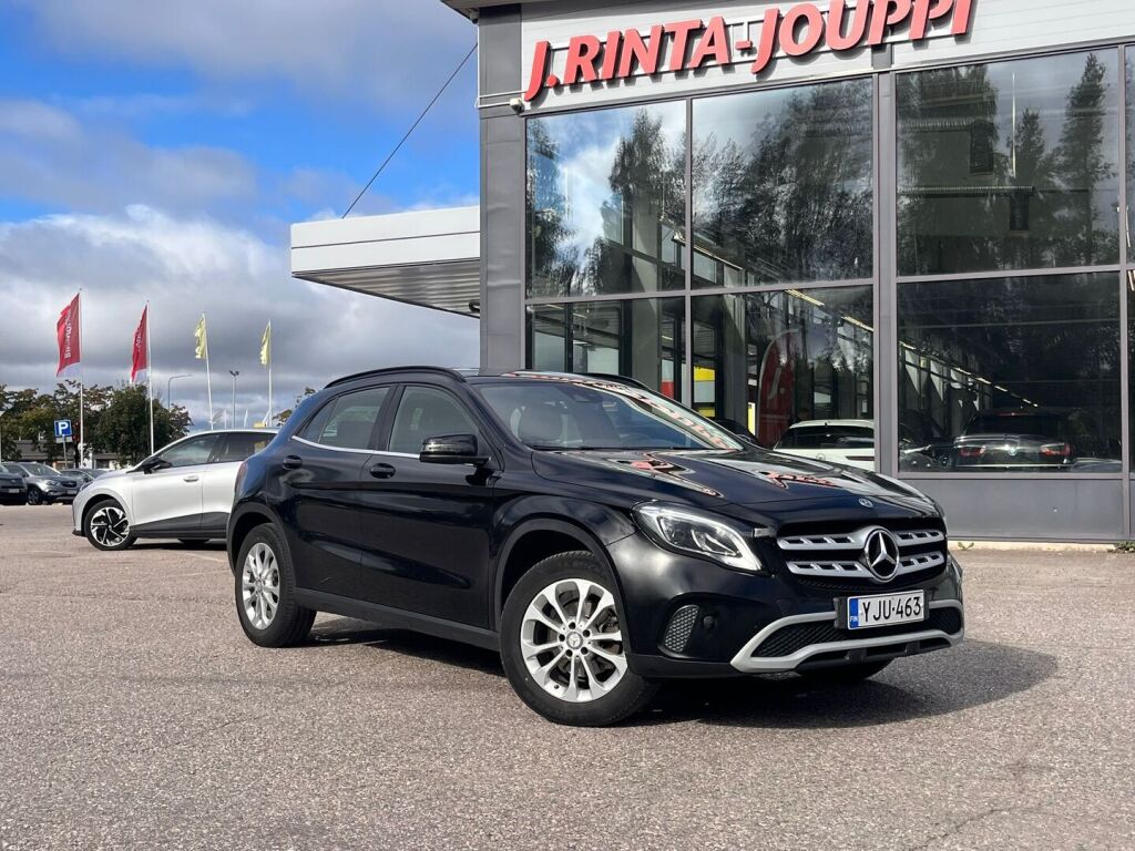 Mercedes-Benz GLA 2018 Musta