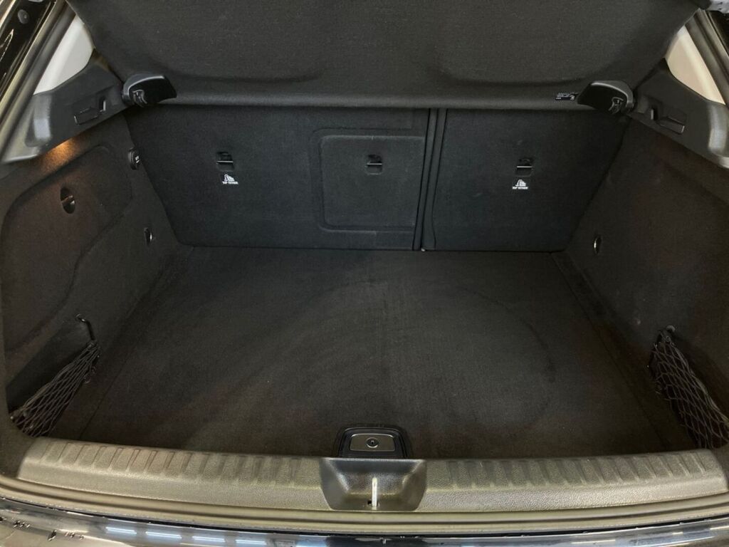 Mercedes-Benz GLA 2018 Musta