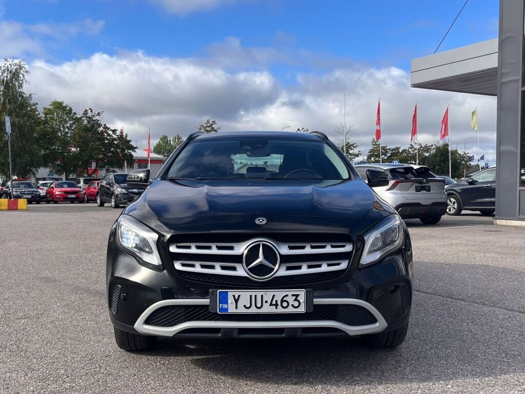 Mercedes-Benz GLA 2018 Musta