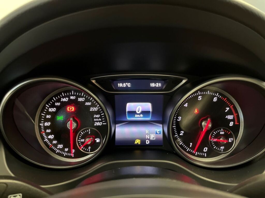 Mercedes-Benz GLA 2018 Musta