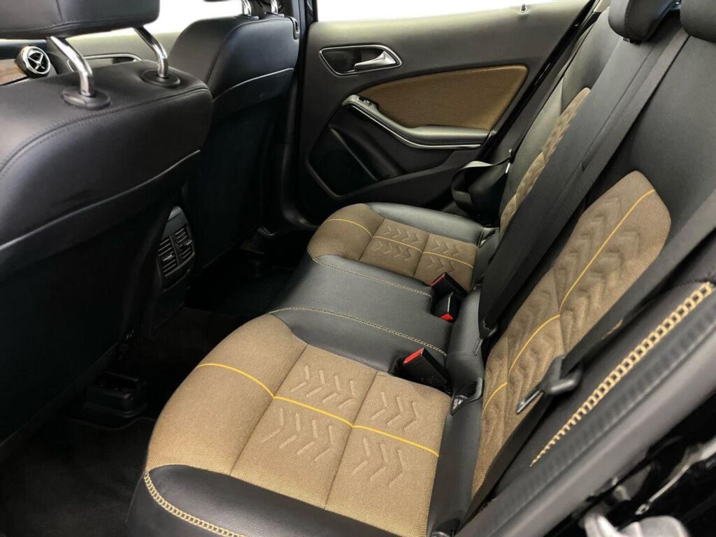 Mercedes-Benz GLA 2018 Musta