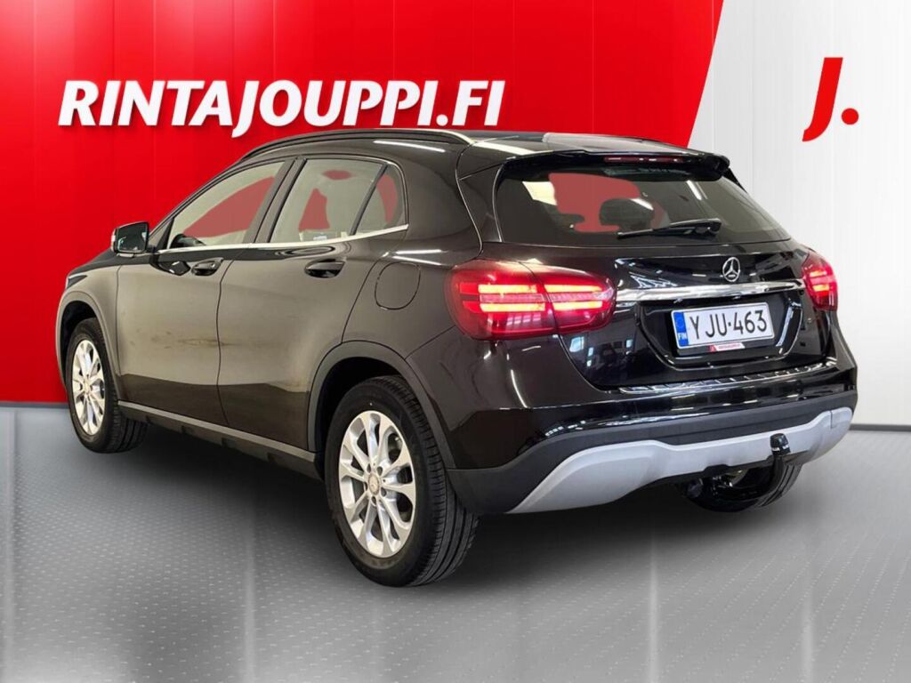 Mercedes-Benz GLA 2018 Musta