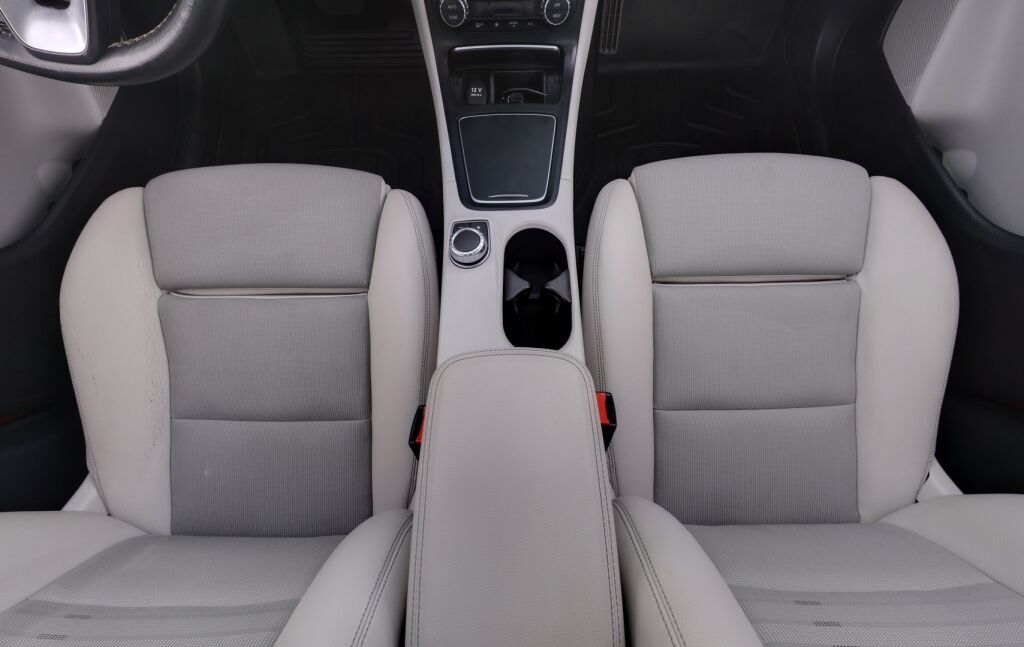 Mercedes-Benz B 2018 Punainen