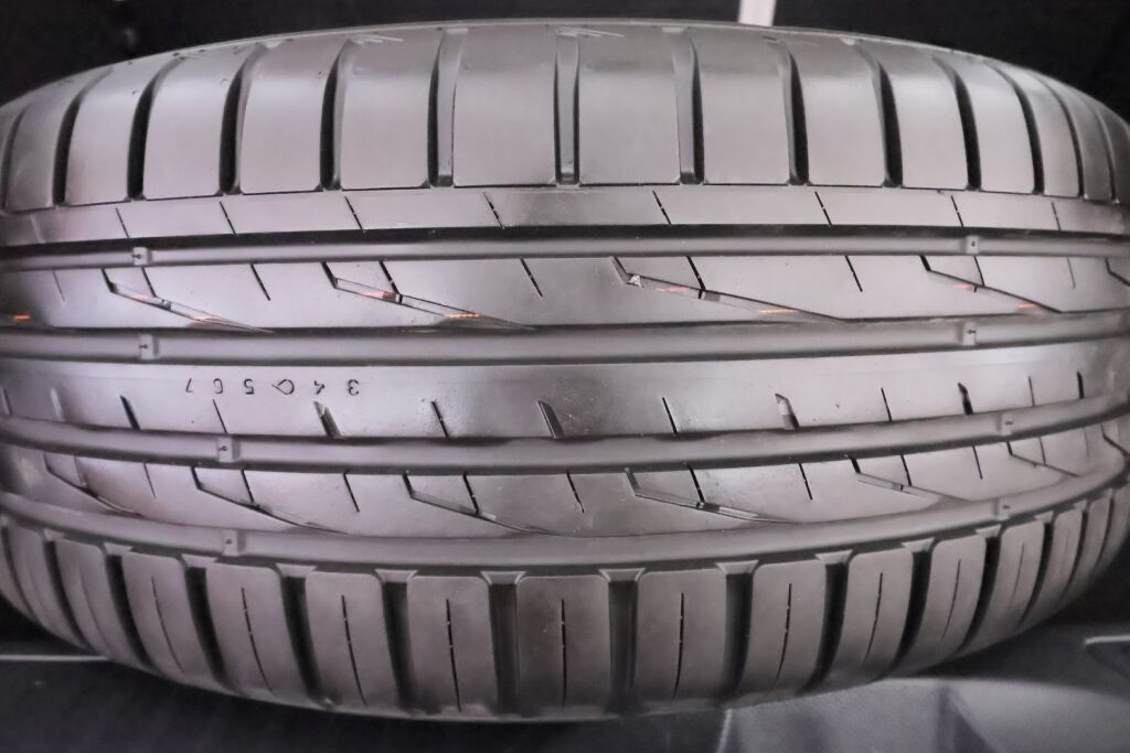 Mercedes-Benz B 2018 Punainen