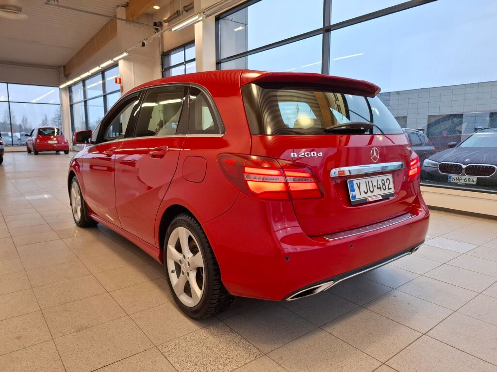 Mercedes-Benz B 2018 Punainen