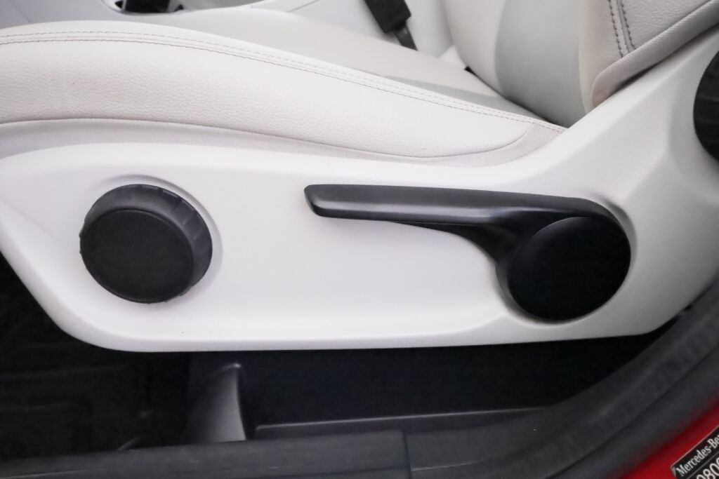 Mercedes-Benz B 2018 Punainen