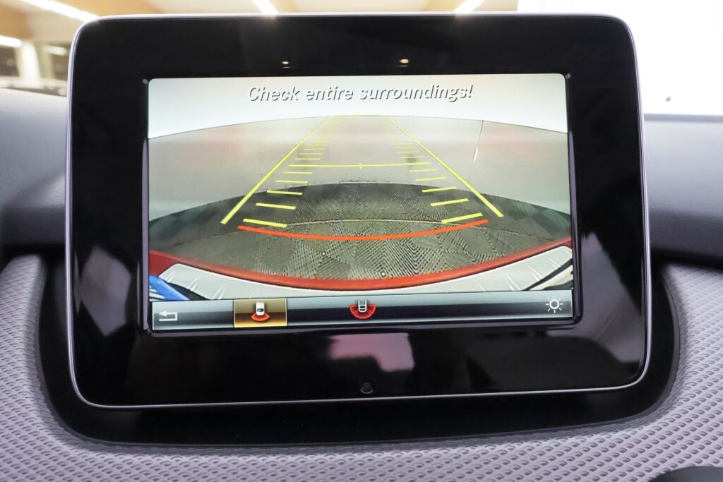 Mercedes-Benz B 2018 Punainen