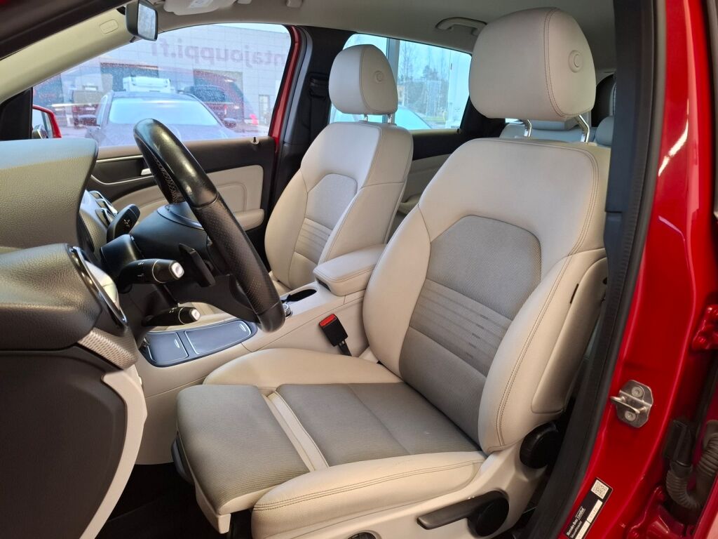 Mercedes-Benz B 2018 Punainen