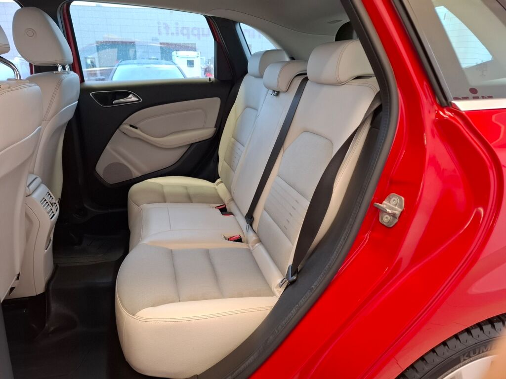 Mercedes-Benz B 2018 Punainen