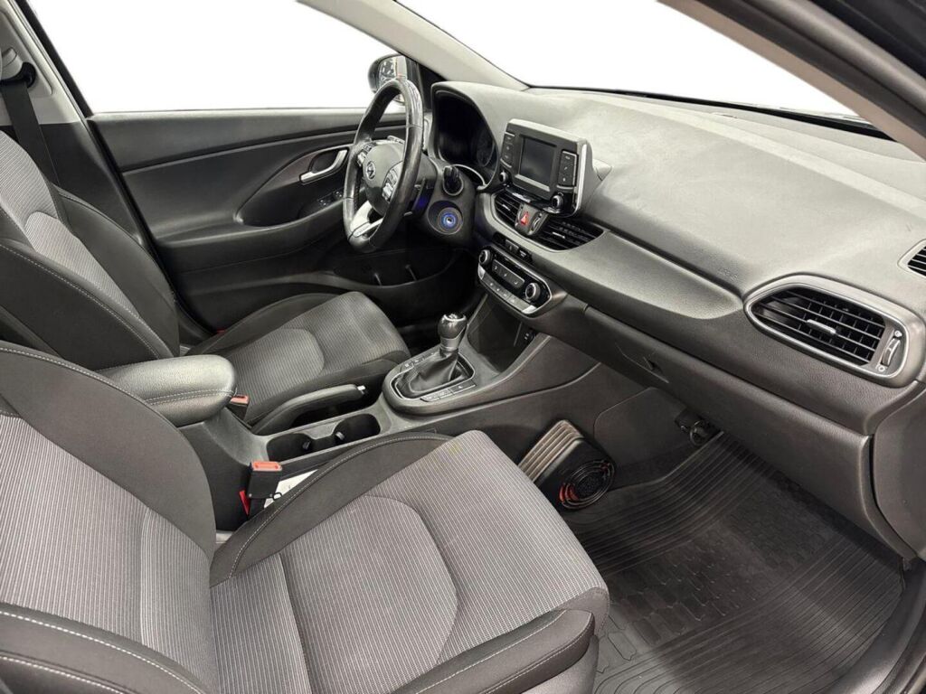 Hyundai i30 5d 2018 Musta
