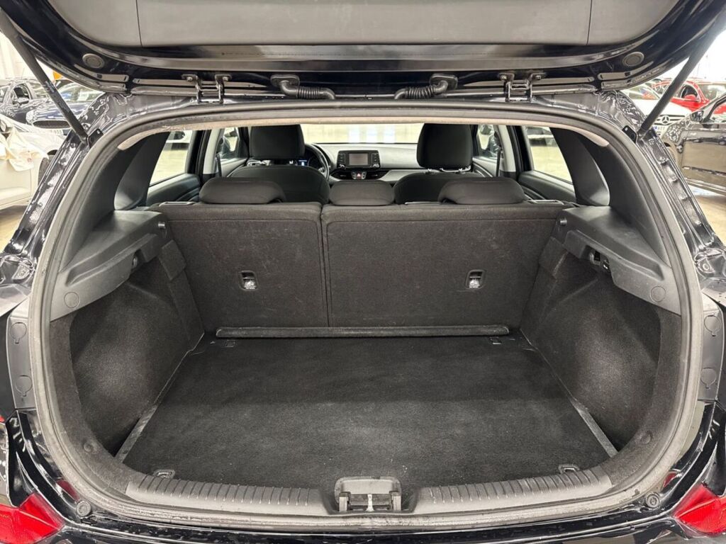 Hyundai i30 5d 2018 Musta