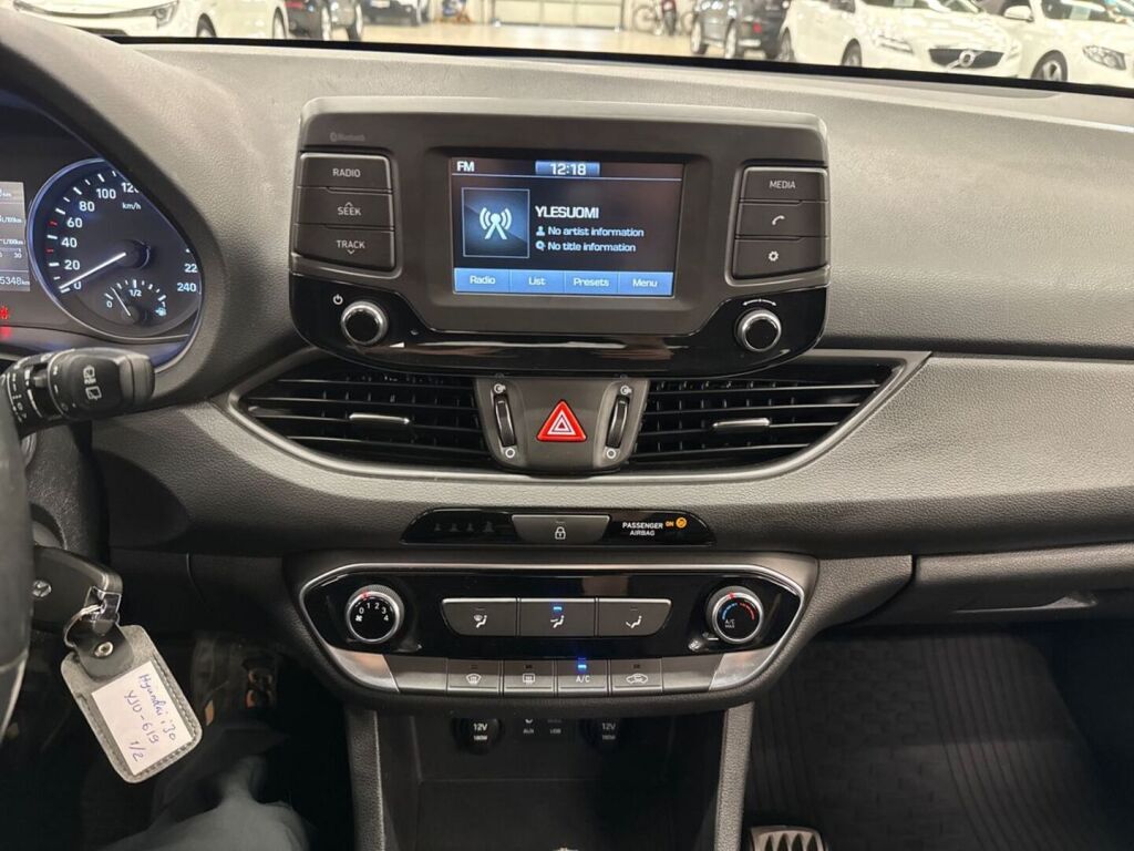 Hyundai i30 5d 2018 Musta