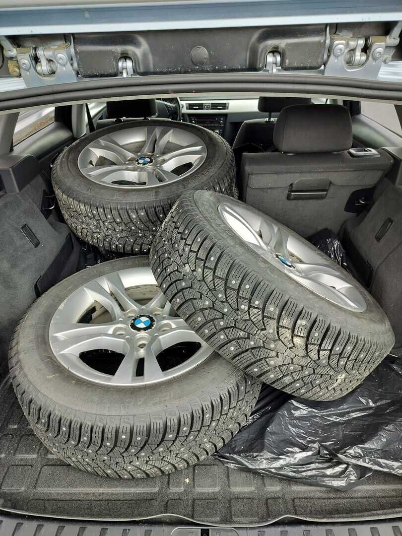 BMW 318 2009 Sininen
