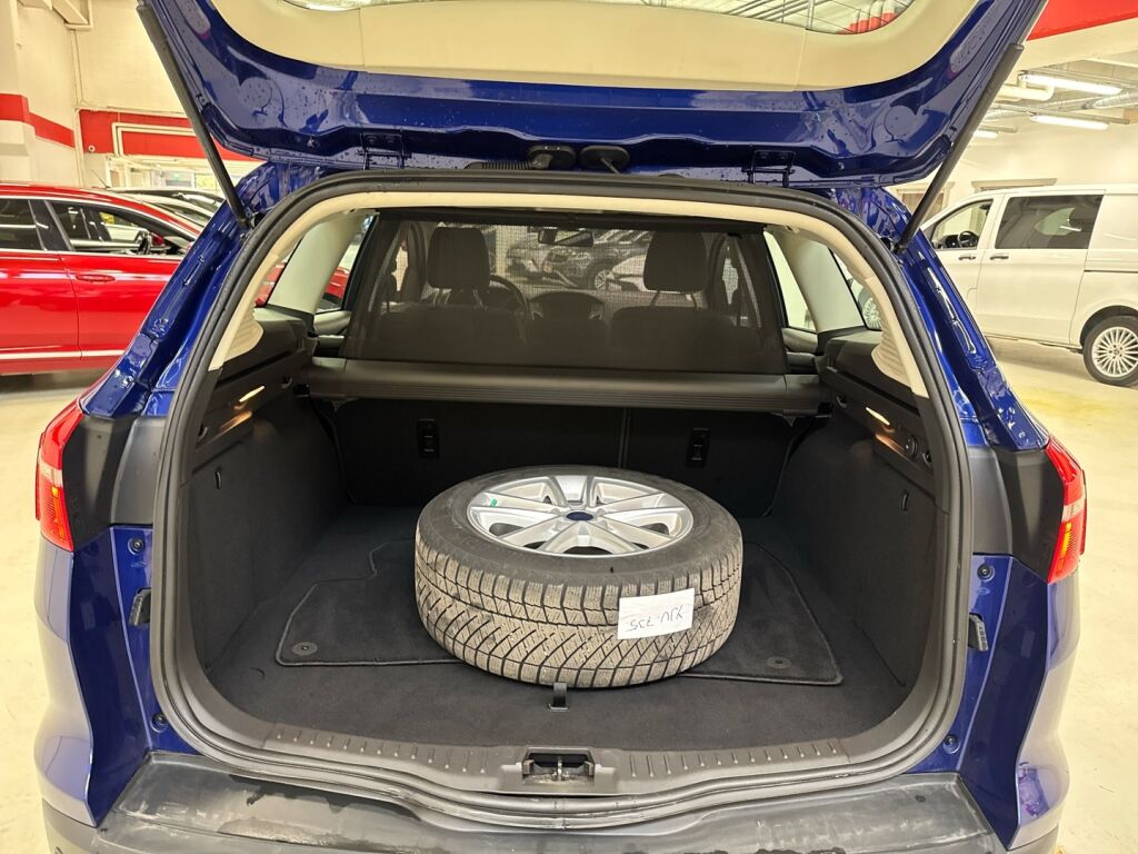 Ford Focus 2018 Sininen