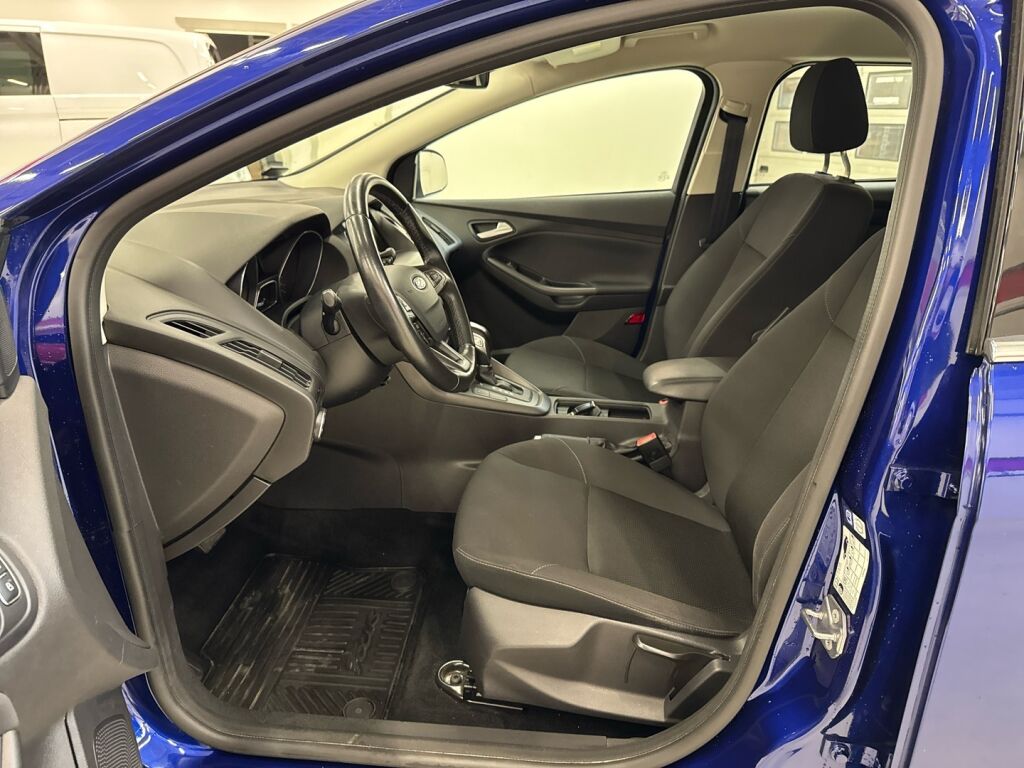 Ford Focus 2018 Sininen