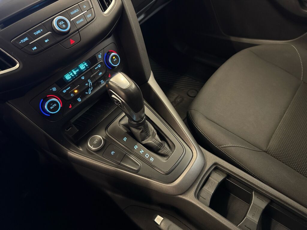 Ford Focus 2018 Sininen