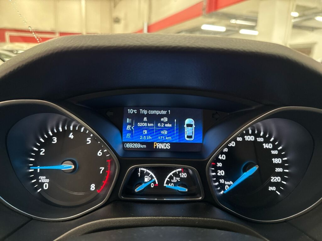 Ford Focus 2018 Sininen