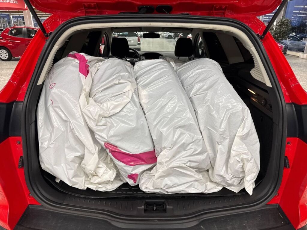 Ford Focus 2018 Punainen