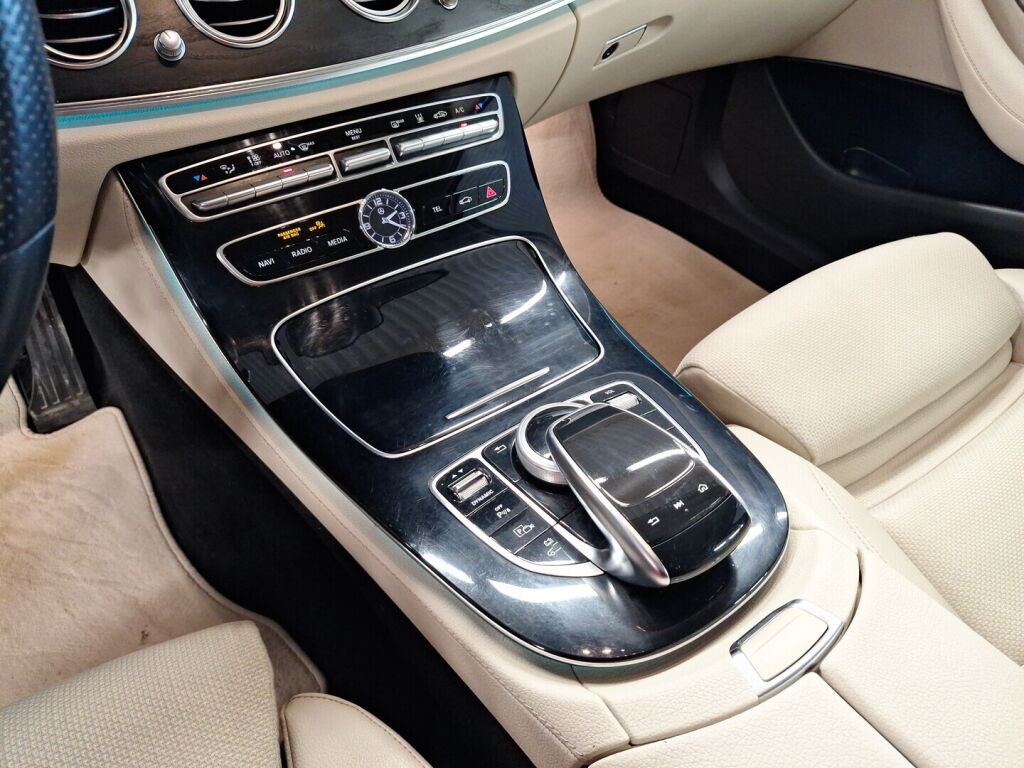 Mercedes-Benz E 2017 Musta