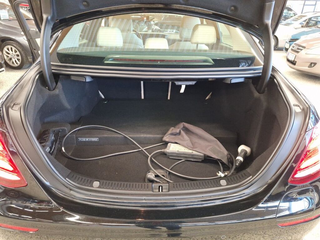 Mercedes-Benz E 2017 Musta