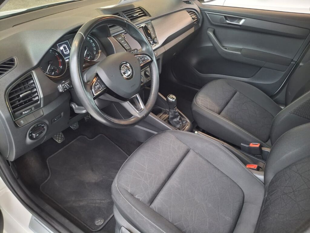 Skoda Fabia 2018 Valkoinen