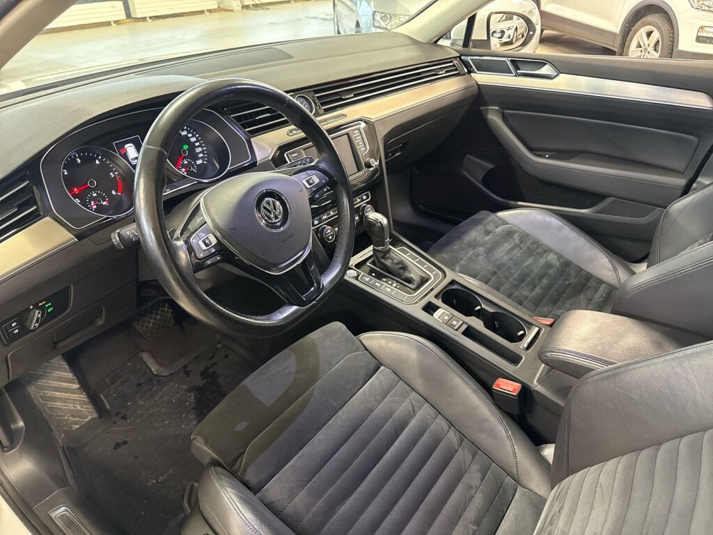 Volkswagen Passat 2016 Valkoinen
