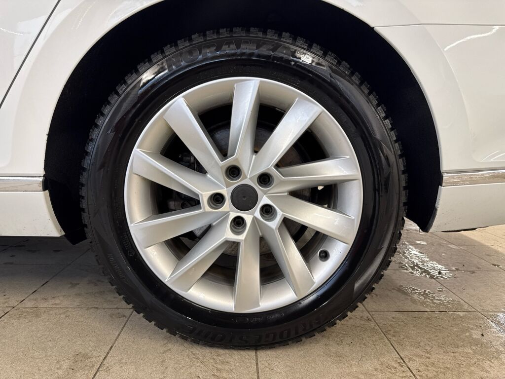 Volkswagen Passat 2016 Valkoinen