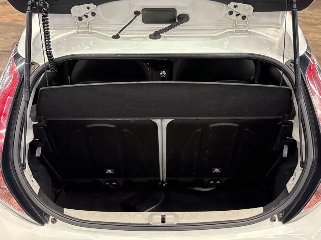 Toyota AYGO 2018 Valkoinen