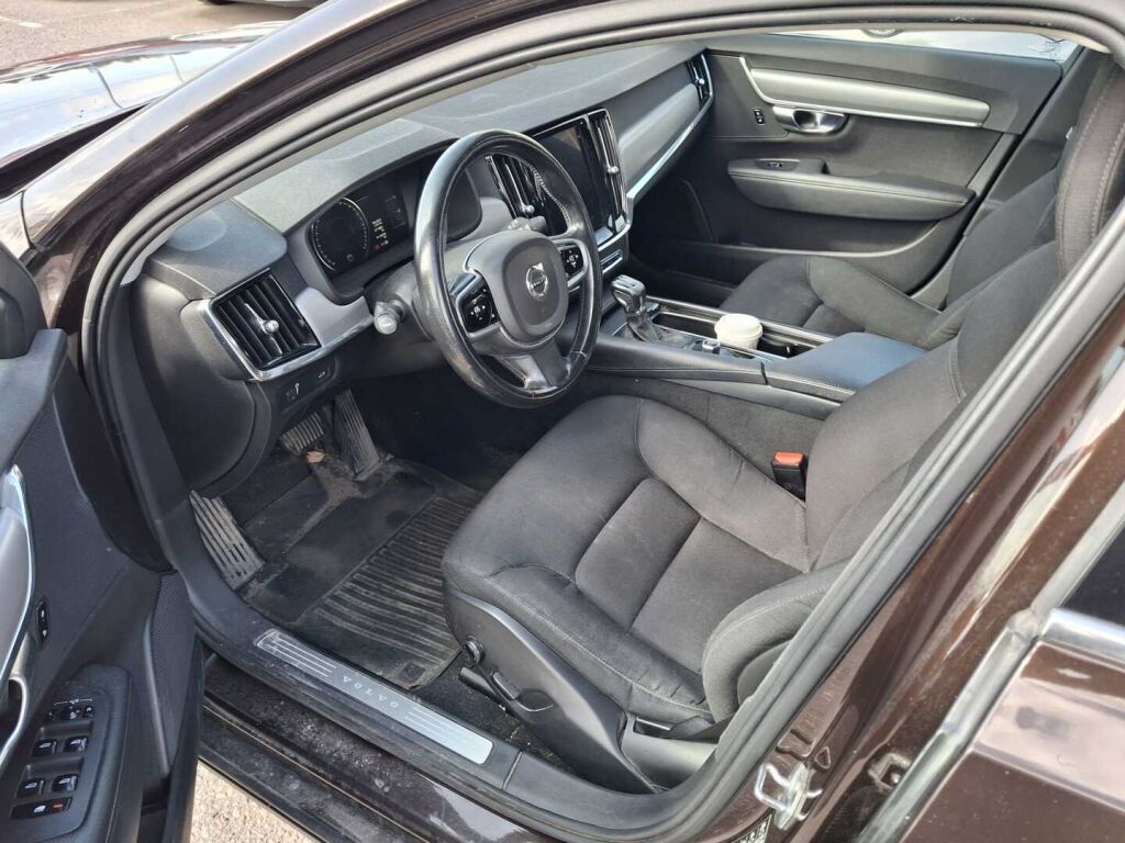 Volvo V90 2018 Ruskea (beige)