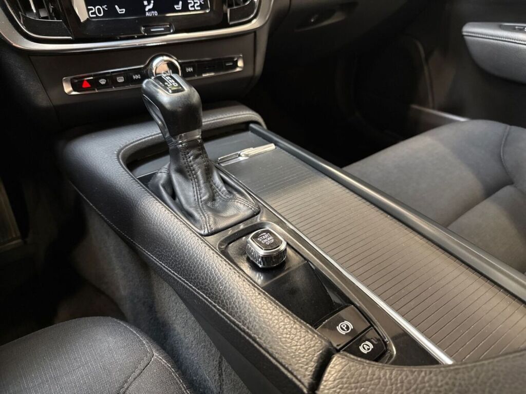 Volvo V90 2018 Ruskea (beige)