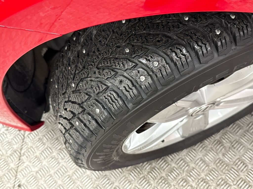 Volkswagen Golf 2018 Punainen