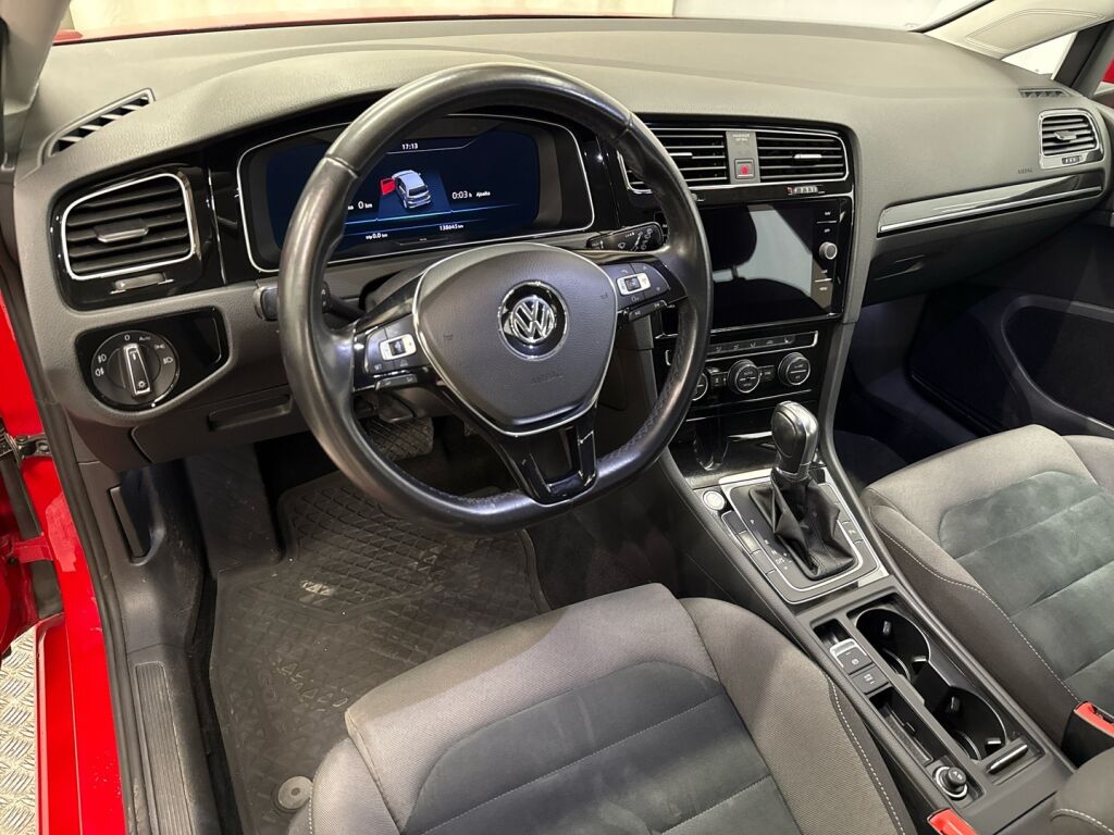 Volkswagen Golf 2018 Punainen