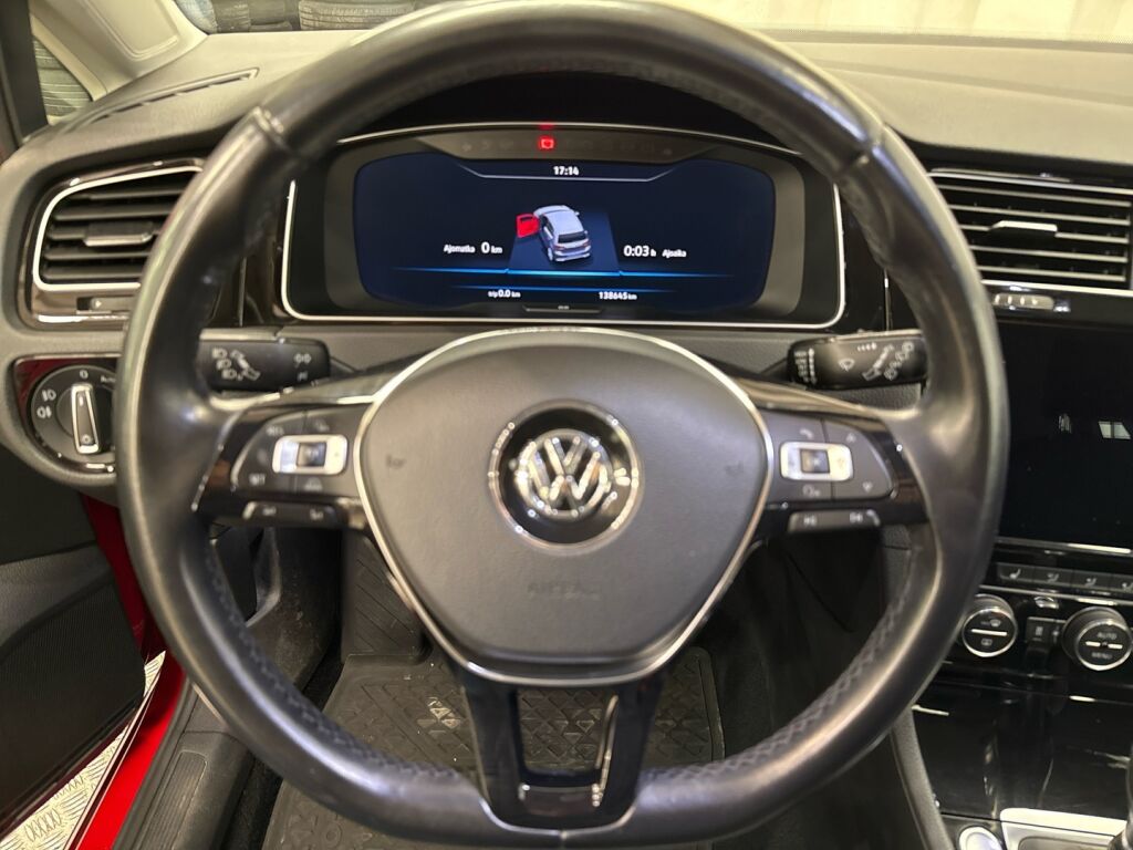 Volkswagen Golf 2018 Punainen