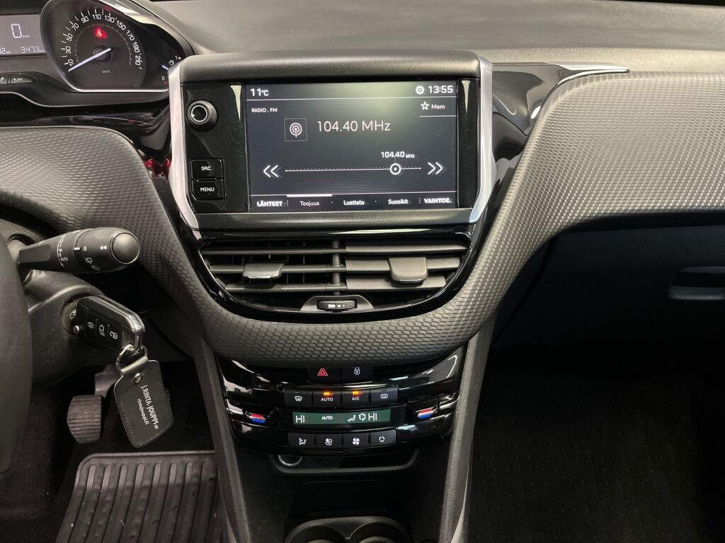 Peugeot 2008 2018 Punainen